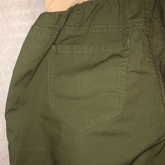 Motherhood S Camo Green Stretch Shorts with Four Pockets - Picture 5 of 14
